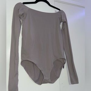 SKIMS OFF SHOULDER BODYSUIT